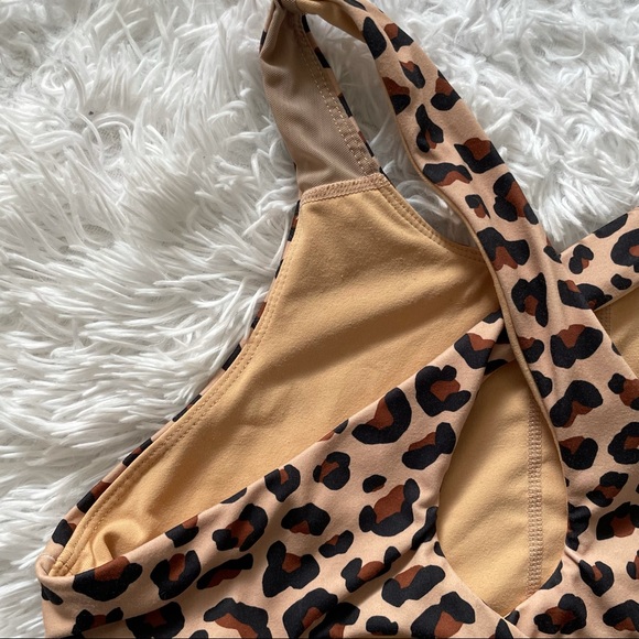 Fabletics Ella Leopard High Impact Sports Bra - Picture 10 of 10